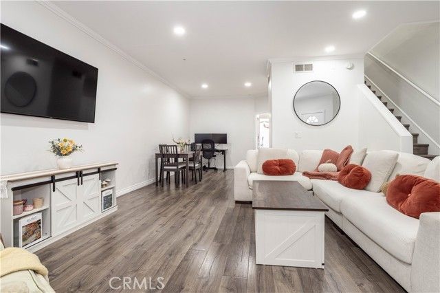 18347 Saticoy Street 35, Reseda (los Angeles), CA 91335