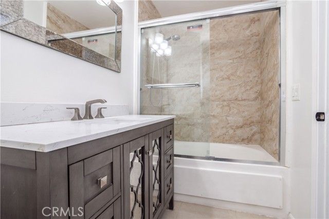 18347 Saticoy Street 35, Reseda (los Angeles), CA 91335