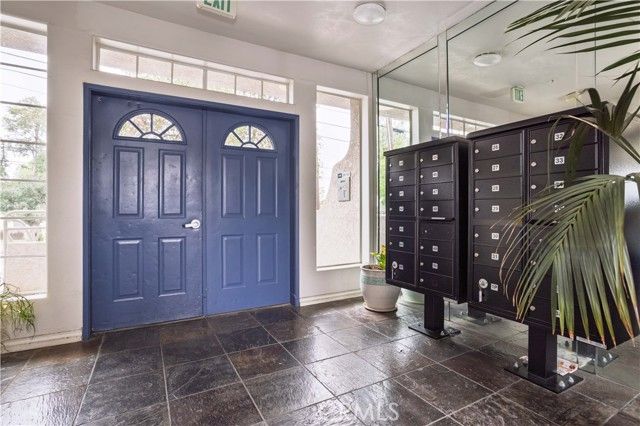 18347 Saticoy Street 35, Reseda (los Angeles), CA 91335