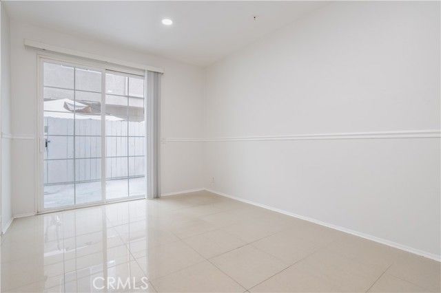 18347 Saticoy Street 35, Reseda (los Angeles), CA 91335