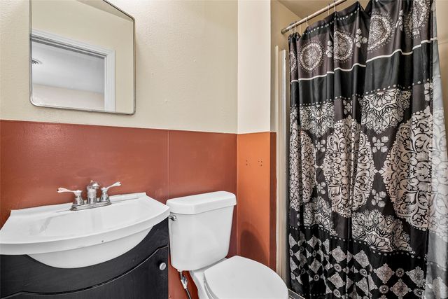 303 East Avenue, Moody, TX 76557