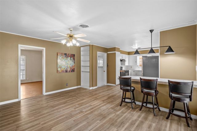 303 East Avenue, Moody, TX 76557