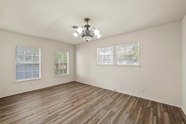303 East Avenue, Moody, TX 76557