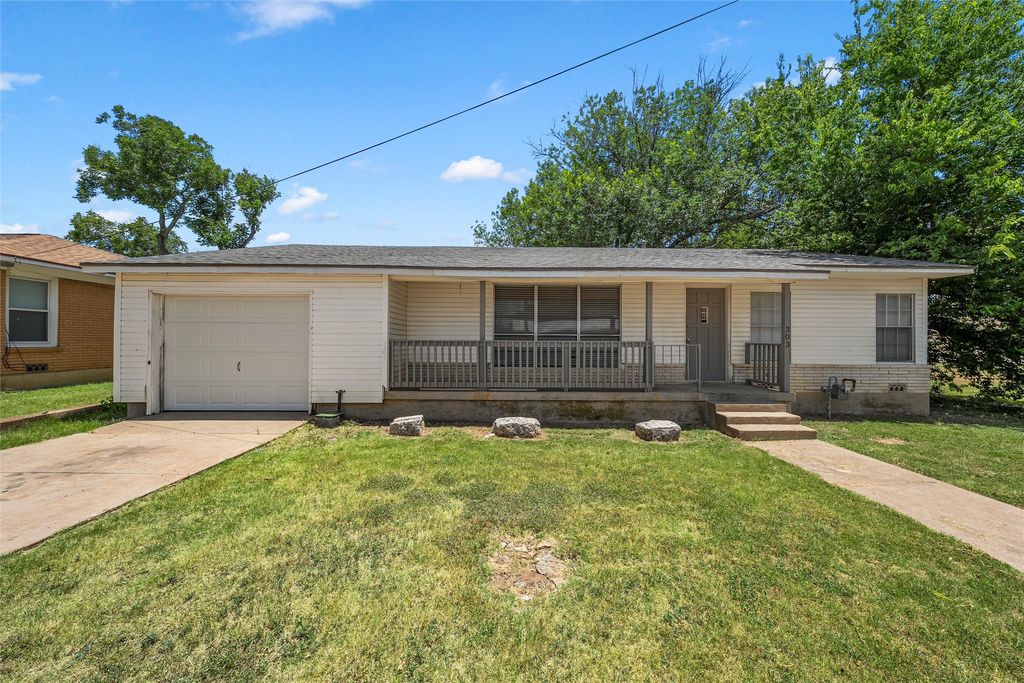 303 East Avenue, Moody, TX 76557