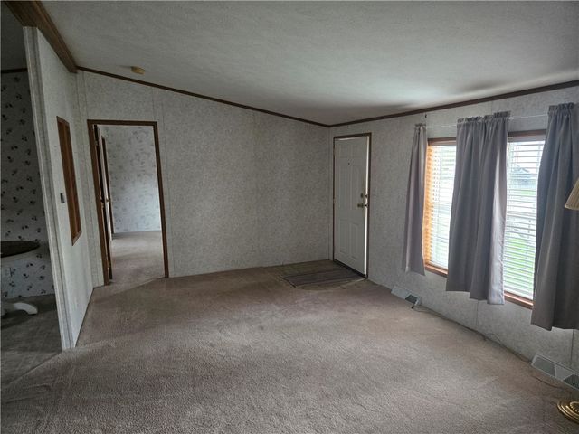 703 Dauphin Dr, Cranberry Twp, PA 16066