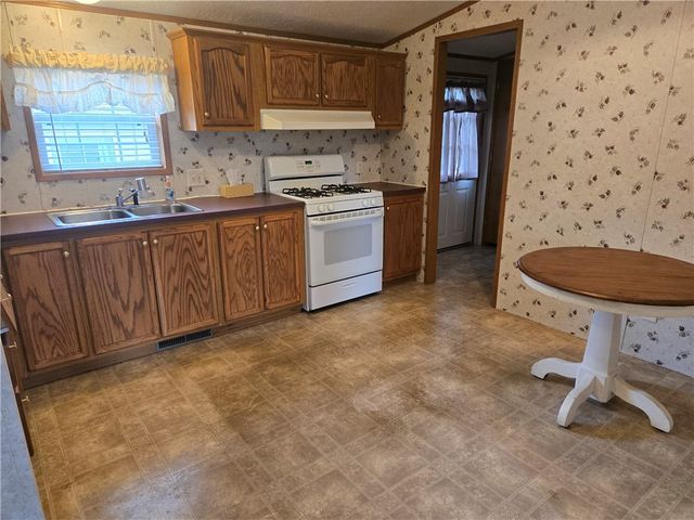 703 Dauphin Dr, Cranberry Twp, PA 16066