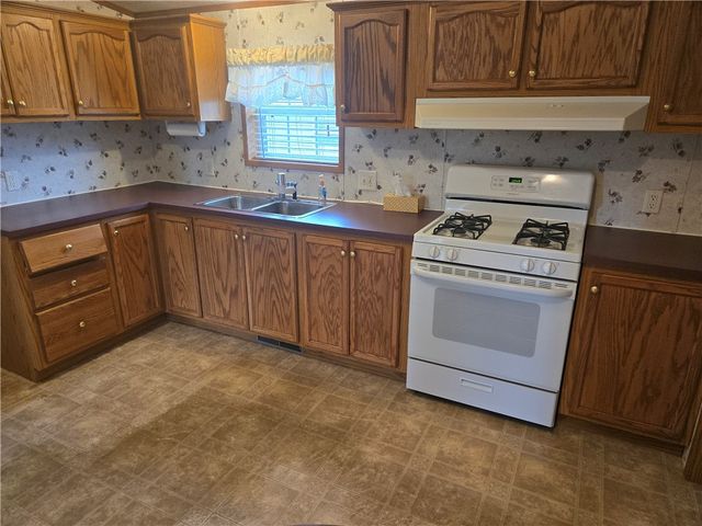 703 Dauphin Dr, Cranberry Twp, PA 16066