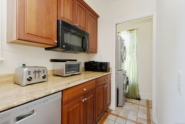 30 Elizabeth Street, Bethel, CT 06801