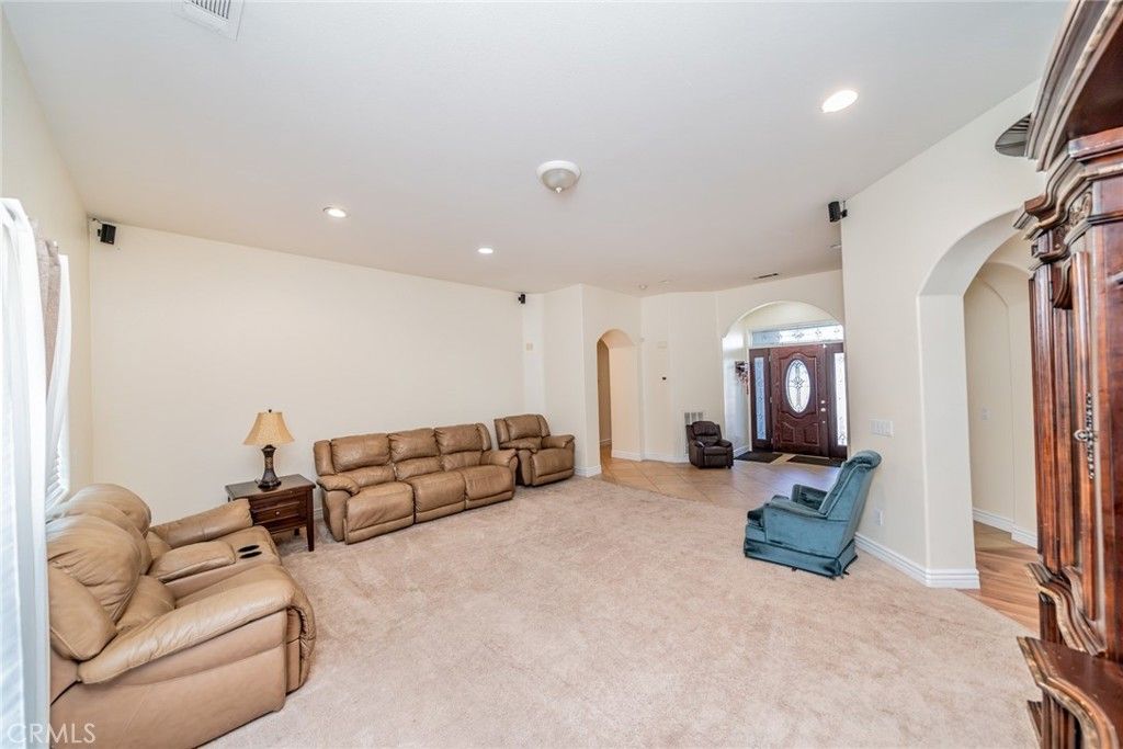 Image 10 of property listing at 22735 MARKHAM Street, Perris, CA 92570