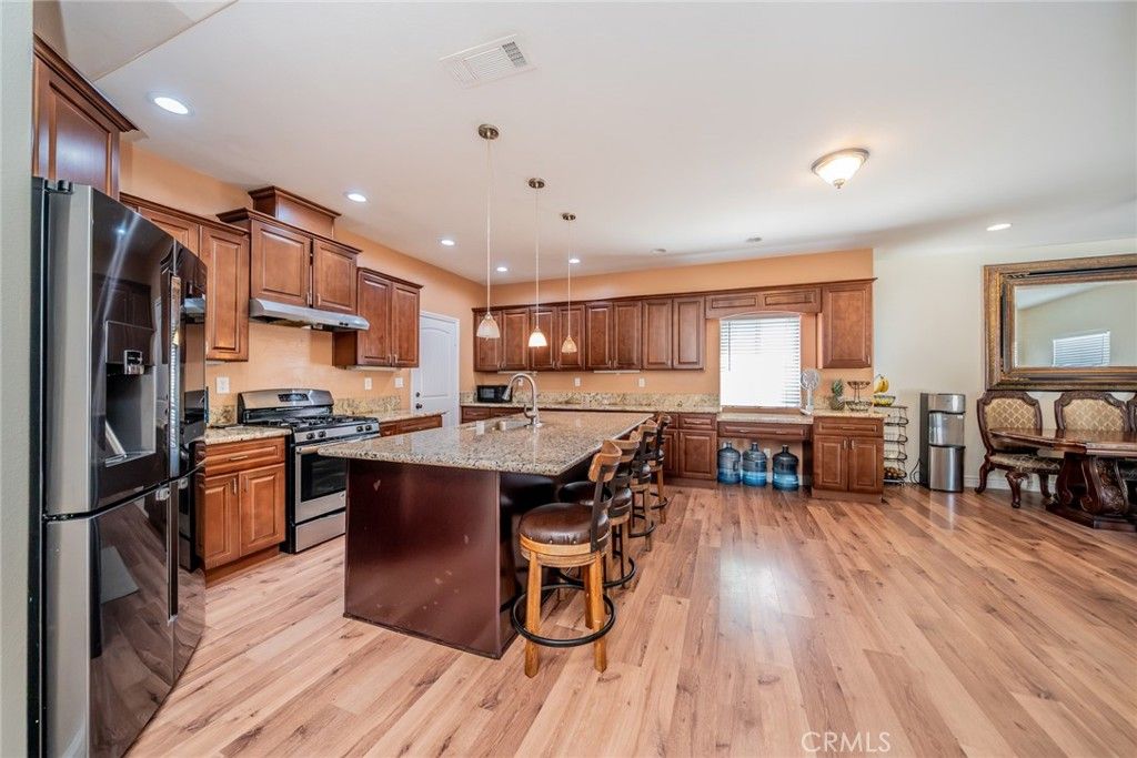 Image 11 of property listing at 22735 MARKHAM Street, Perris, CA 92570