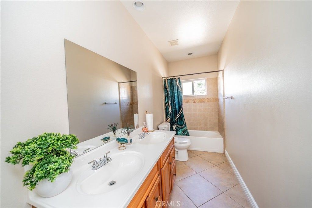 Image 27 of property listing at 22735 MARKHAM Street, Perris, CA 92570