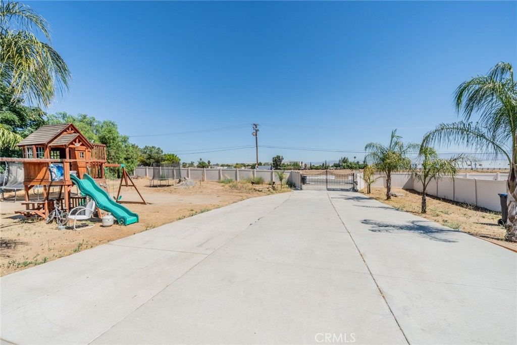 Image 38 of property listing at 22735 MARKHAM Street, Perris, CA 92570