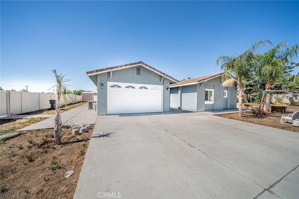 Image 4 of property listing at 22735 MARKHAM Street, Perris, CA 92570
