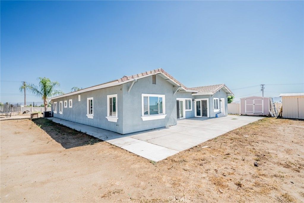 Image 6 of property listing at 22735 MARKHAM Street, Perris, CA 92570