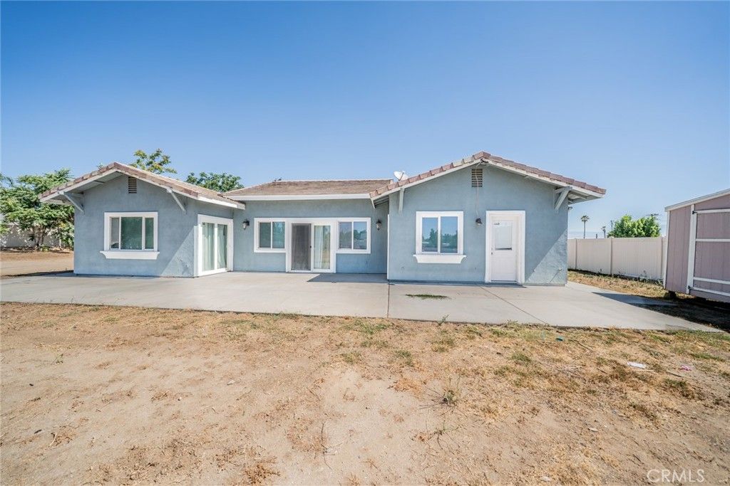 Image 7 of property listing at 22735 MARKHAM Street, Perris, CA 92570