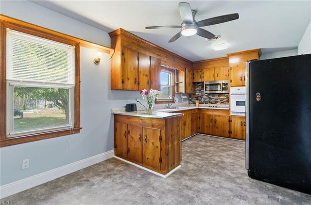 1538 Wilkins DR, Suffolk, VA 23434