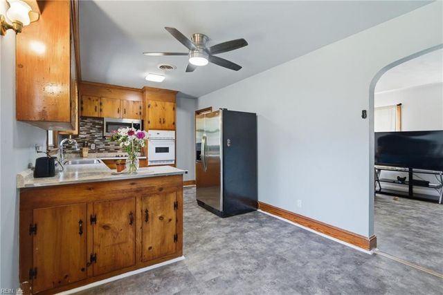 1538 Wilkins DR, Suffolk, VA 23434