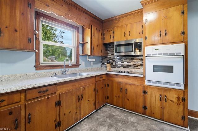 1538 Wilkins DR, Suffolk, VA 23434