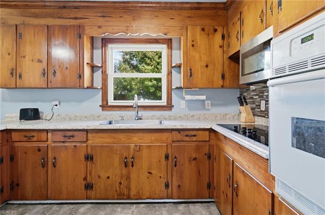 1538 Wilkins DR, Suffolk, VA 23434
