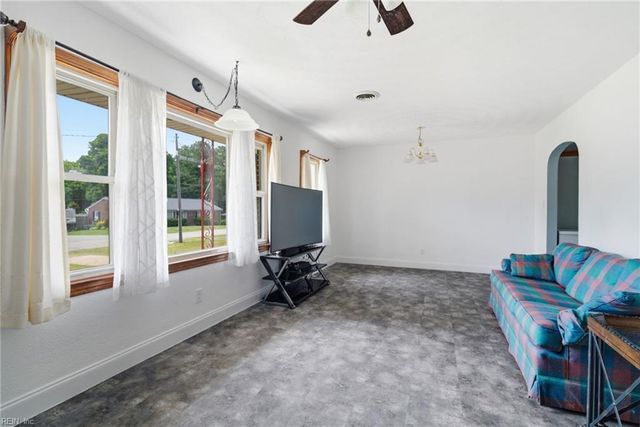 1538 Wilkins DR, Suffolk, VA 23434