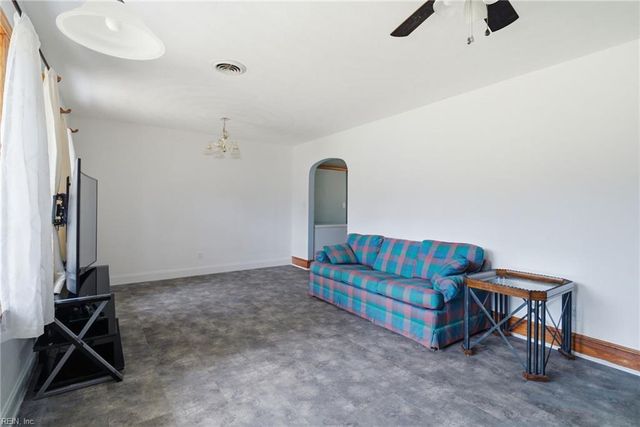 1538 Wilkins DR, Suffolk, VA 23434