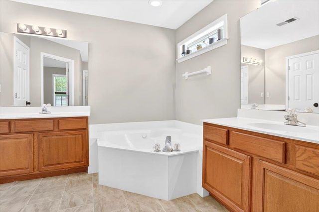 5134 SUMMER MIST CV S, Arlington, TN 38002