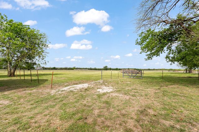 401 Edgewood Lane, Cleburne, TX 76031