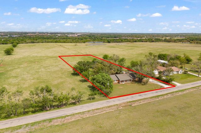 401 Edgewood Lane, Cleburne, TX 76031