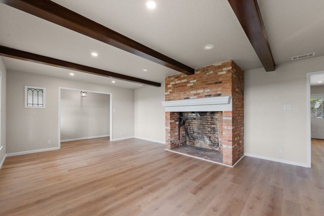 401 Edgewood Lane, Cleburne, TX 76031