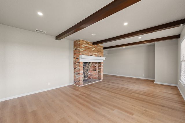 401 Edgewood Lane, Cleburne, TX 76031