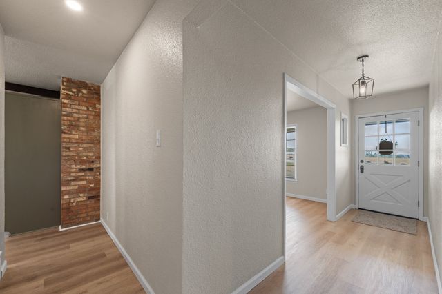 401 Edgewood Lane, Cleburne, TX 76031