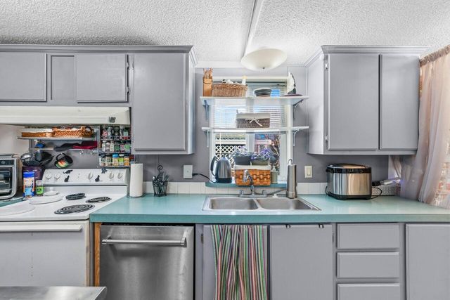 4729 S Pacific Highway UNIT 4, Phoenix, OR 97535