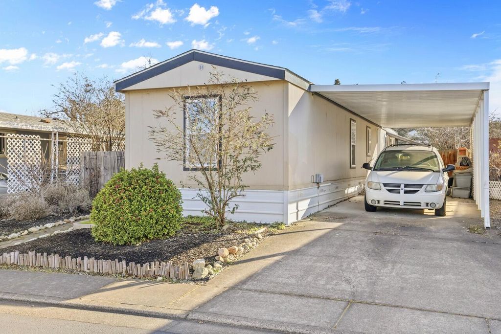 4729 S Pacific Highway UNIT 4, Phoenix, OR 97535