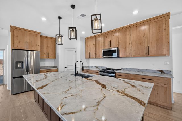 121 9th Avenue NW, Rio Rancho, NM 87124