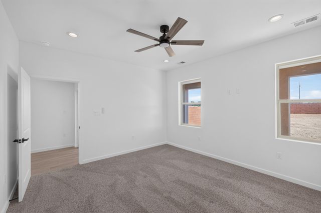 121 9th Avenue NW, Rio Rancho, NM 87124