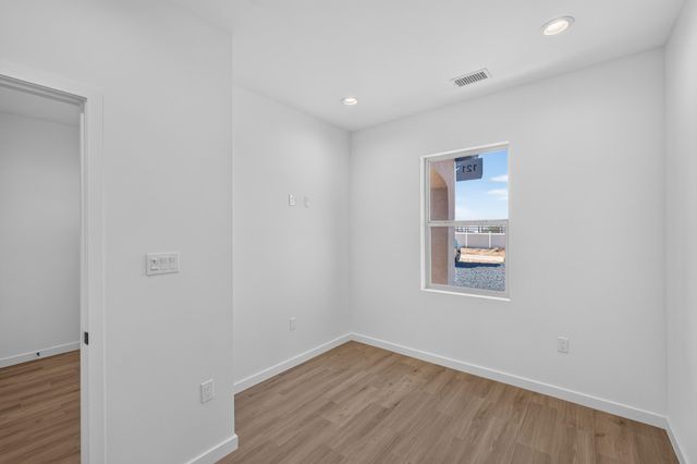 121 9th Avenue NW, Rio Rancho, NM 87124
