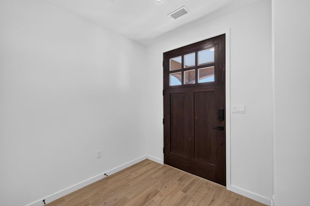 121 9th Avenue NW, Rio Rancho, NM 87124