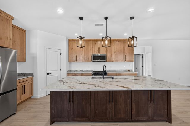 121 9th Avenue NW, Rio Rancho, NM 87124