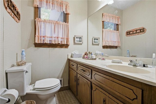 360 Huntington Court SE, Conyers, GA 30094