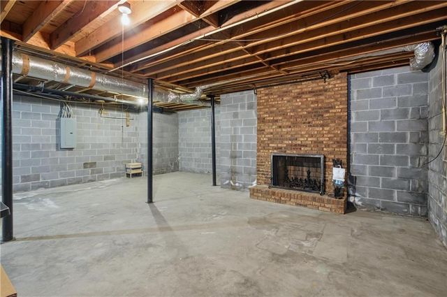 360 Huntington Court SE, Conyers, GA 30094