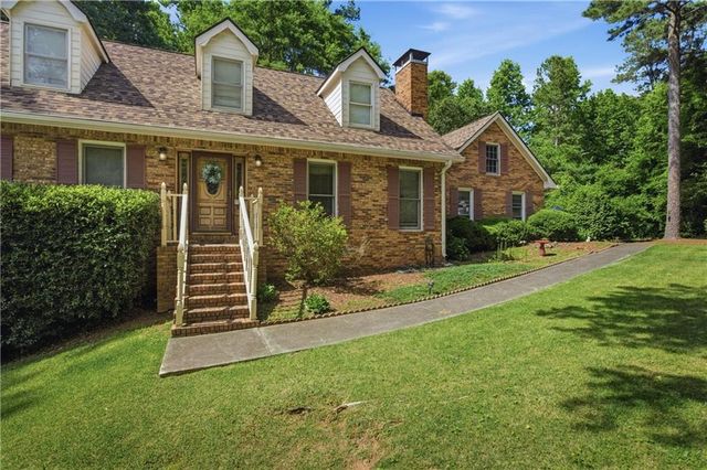 360 Huntington Court SE, Conyers, GA 30094