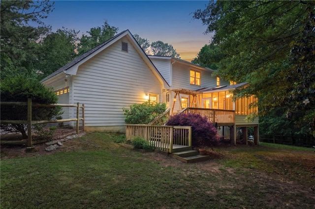 360 Huntington Court SE, Conyers, GA 30094