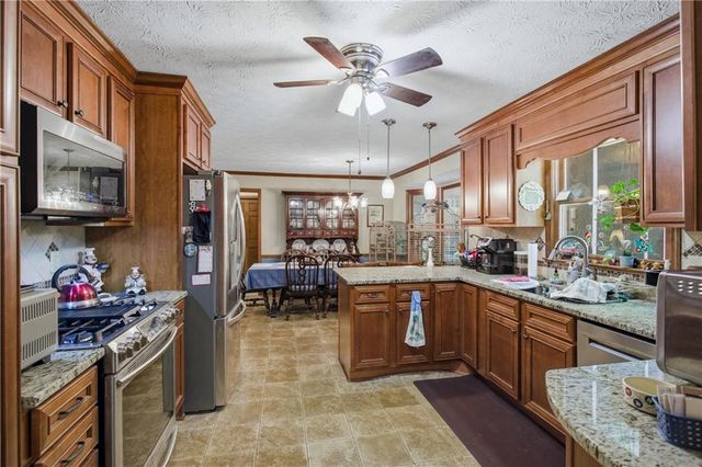 360 Huntington Court SE, Conyers, GA 30094
