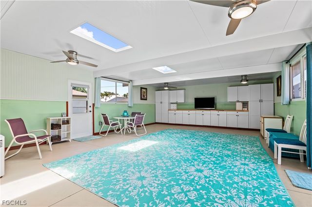 530 SE 34th TER, Cape Coral, FL 33904