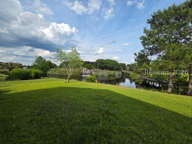 18 Murray Hill Dr, Bluffton, SC 29909