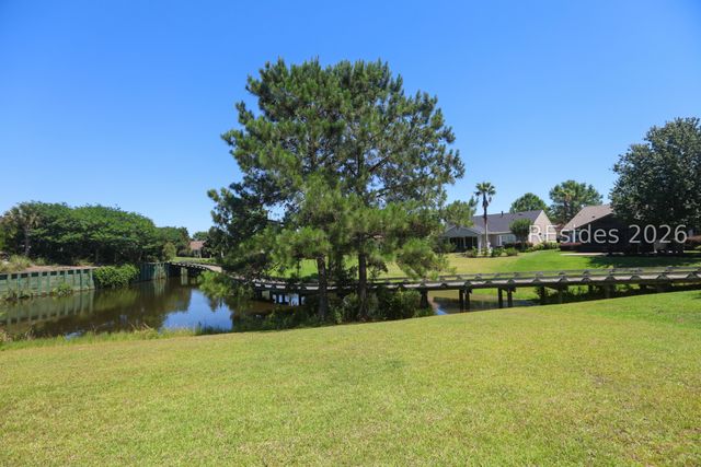 18 Murray Hill Dr, Bluffton, SC 29909