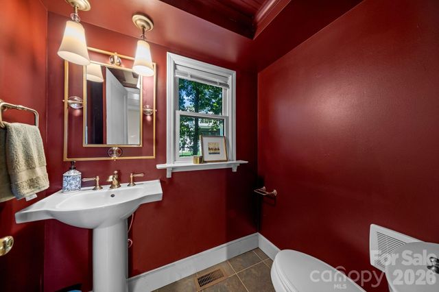 1512 Ideal Way, Charlotte, NC 28203