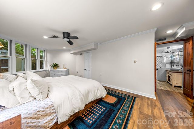 1512 Ideal Way, Charlotte, NC 28203