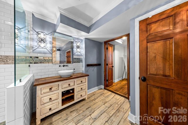 1512 Ideal Way, Charlotte, NC 28203