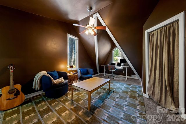1512 Ideal Way, Charlotte, NC 28203